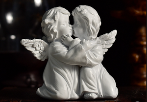 Statuetta di Angelo in Resina <span class=keywords><strong>Bianca</strong></span>, Statua di Angioletto Inginocchiato con Corona di Fiori, Scultura Decorativa da Tavolo per Casa - Product Image 3