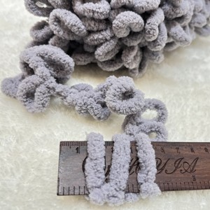 <span class=keywords><strong>Pas</strong></span> <span class=keywords><strong>cher</strong></span> Prix Crochet Couverture Oreiller <span class=keywords><strong>Chenille</strong></span> Fil À Tricoter À La Main Fil 100% Polyester Chunky Fine Doigt Boucle Fil - Product Image 6