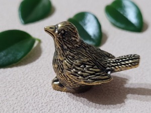 Sculpture en cuivre Ornements d'animaux en cuivre Décoration de petit <span class=keywords><strong>moineau</strong></span> doré - Product Image 4