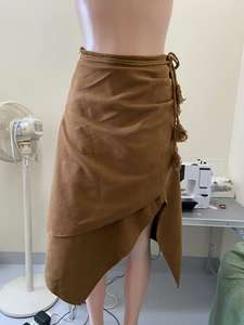 <span class=keywords><strong>Gonne</strong></span> Vintage Western da Cowgirl in Morbida Finta Pelle Scamosciata, Eleganti <span class=keywords><strong>Gonne</strong></span> <span class=keywords><strong>Asimmetriche</strong></span> Boho con Frange e Nappe per Donna - Product Image 3