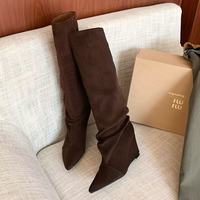 Bottes d'équitation montantes en cuir véritable à bout pointu et talon compensé pour l'hiver