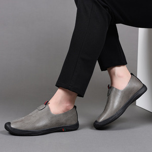 Mocassins en cuir pour hommes à enfiler, bout rond, semelle en caoutchouc respirante, chaussures d'été pour la conduite, couleur unie avec motif à rayures - Product Image 2