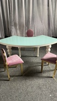 Table à manger en PVC blanc en forme de S pour bébés, mobilier PVC pour enfants, idéal pour événements, hôtels et fêtes d'enfants - Vente en gros usine