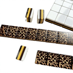 Jeu de tuiles de mahjong américain de luxe en acrylique doré multicouche pour les divertissements des clubs de campagne - Product Image 2