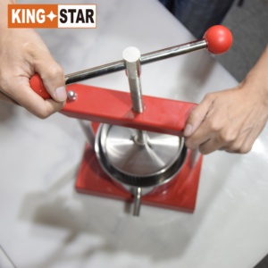 <span class=keywords><strong>Presse</strong></span> <span class=keywords><strong>à</strong></span> <span class=keywords><strong>fromage</strong></span> en acier inoxydable 6L - Product Image 5