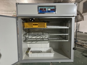 528 Incubateur d'œufs Couveuse à trois usages entièrement automatique pour l'incubation et l'élevage des poussins utilisés dans la ferme Poltury - Product Image 2