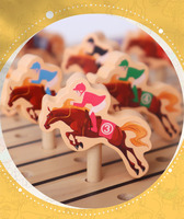 JEU D'ÉCHECS DE COURSE DE CHEVAUX EN BOIS TABLE D'ÉCHECS ÉDUCATIONNELLE AMUSANT POUR ENFANTS MONTESSORI JOUT ÉCHECS DE COURSE DE CHEVAUX 2024