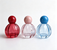 Vente en gros de flacons de parfum en verre cristal de luxe vides 50 ml, options rouge, bleu, rose, noir