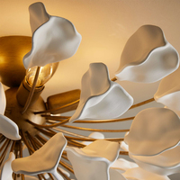 Plafonnier moderne minimaliste en laiton doré et porcelaine blanche