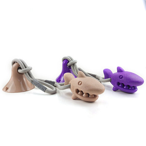 Juguete interactivo para mascotas con ventosa de TPR de nuevo diseño para masticadores agresivos - Product Image 5