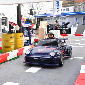 Kart électrique de drift extérieur Insostar F40 911 à vitesse réglable, transmission par arbre, moteur 2500W, vitesse maximale 80 km/h - Product Image 4