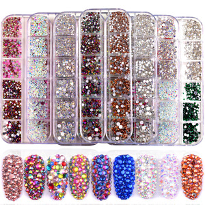 อุปกรณ์ตกแต่งเล็บแบบกลม 12 ช่อง 16 แบบ คละสี พร้อมเพชรติดเล็บแบบแบน - Product Image 1