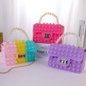 Borsa Popper in Silicone a Forma di Bolla d'Amore, Borsa Antistress con Manico in Finta Perla, Graziosa Borsa a Tracolla con Catena - Product Image 2