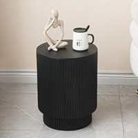 Meilleures ventes Table d'appoint cannelée blanche Petite table de chevet conviviale pour la chambre à coucher