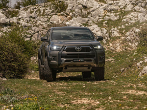 Toyota <span class=keywords><strong>Hilux</strong></span> Arctic Trucks AT33 2022 <span class=keywords><strong>Camioneta</strong></span> Pickup Turbo 2.8T 233PS Transmisión 8AT 4WD Todoterreno - Product Image 3