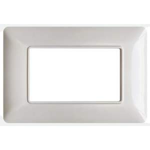 Placa Bticino de 3 Posiciones Modelo 503 de Plástico IP44 con Autoprueba para Tomas Eléctricas - Product Image 1