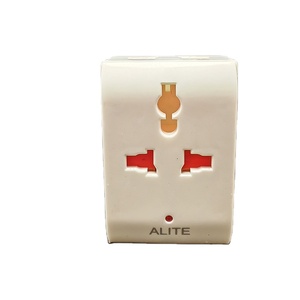 ปลั๊กแปลงไฟแบบพกพา RUIPEIN UK-<span class=keywords><strong>Plug</strong></span> 02 สำหรับเดินทาง ปลั๊กไฟอเนกประสงค์ รองรับกระแสไฟ 13A มีเต้ารับไฟฟ้า 3 ช่อง ผลิตจากวัสดุ PC - Product Image 1