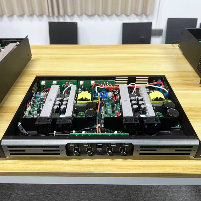 Professional 2/4-Channel 400W Digital Power Amplifier for Home Subwoofer Stage Performance Post-Pure Stage 8ohm for Conference