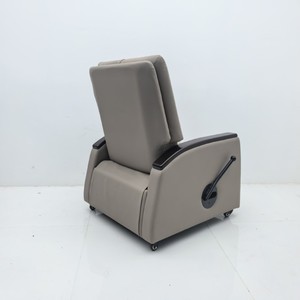Fauteuil inclinable de l'hôpital Ke Ming KM-SYS07 avec dossier et repose-pieds réglables pour usage médical - Product Image 3