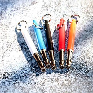 Flauta Ultrasónica para Perros, Repelente Antiladridos, Ayuda para el Entrenamiento de Mascotas, Silbato para Perros con Cordón, Herramienta de Práctica de Obediencia para Cachorros - Product Image 1