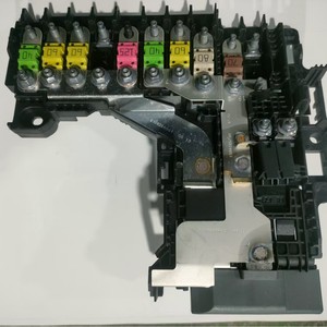 กล่องฟิวส์ 9665232380 9811475080 สำหรับ Citroen C4 DS5 Peugeot 508 โมดูล - Product Image 3