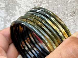 Brazaletes de cuerno de búfalo naturales ecológicos modernos para damas, accesorios de moda elegantes y únicos hechos a mano - Product Image 5