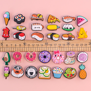 Hot bán sản phẩm Yummy Dễ Thương thực phẩm quyến rũ giày dễ thương Sushi món tráng miệng Donut thiết kế PVC giày đầy màu sắc trang trí bán buôn số lượng lớn - Product Image 3