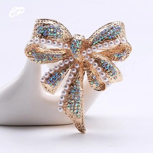 Broche de lazo de diamantes de imitación exquisito de alta calidad, accesorios de <span class=keywords><strong>ropa</strong></span> de <span class=keywords><strong>mujer</strong></span> de moda Vintage - Product Image 1