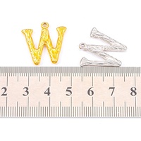 Bijoux 3D plaqués sous vide en or 18 carats personnalisés pendentif de 26 A-Z de lettres initiales pendentif de lettres en acier inoxydable