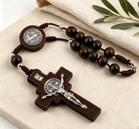Bracelet chapelet en corde de bois avec perles en bois, crucifix argenté, chapelets catholiques Saint-Benoît pour rétroviseur de voiture