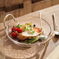 Plateau de service en verre transparent martelé de 9 pouces, écologique, avec poignées en rotin faites à la main, pour salades et fruits, idéal pour les restaurants (vente en gros)