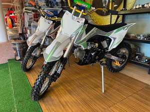 Motocicleta <span class=keywords><strong>de</strong></span> Motocross Profesional <span class=keywords><strong>de</strong></span> Competición <span class=keywords><strong>de</strong></span> 4 <span class=keywords><strong>Tiempos</strong></span>, 100-200 CC, Gasolina/Diésel, <span class=keywords><strong>2</strong></span> <span class=keywords><strong>125</strong></span> CC - Product Image 4