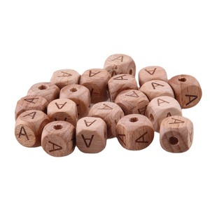 Perles <span class=keywords><strong>en</strong></span> <span class=keywords><strong>bois</strong></span> personnalisées DIY de 12 mm, couleur <span class=keywords><strong>bois</strong></span>, gravées au laser, lettres de l'<span class=keywords><strong>alphabet</strong></span> anglais, <span class=keywords><strong>en</strong></span> hêtre, carrées, avec trou - Product Image 6