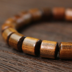 Pulsera de Madera de Palisandro Negra con 22 Cuentas de Barril de 8mm, Joyería Budista Unisex para Uso Diario, Joyería Cultural Coleccionable - Product Image 2