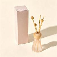 Kit d'aromathérapie domestique en gros, nouvelle arrivée, flacon en verre conique de 30 ml et 50 ml avec bouchon couronne, ensemble diffuseur d'huiles essentielles à bâtonnets
