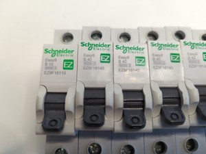 جديد وأصلي الكثير من الوظائف Plc 9 X MCB EZ eay9 EZ9F16140 EZ9F16110 EZ9F61150 10 40 50A 18 PLC وحدة تحكم للبرمجة - Product Image 2