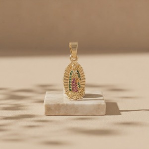 Collar con Colgante de <span class=keywords><strong>la</strong></span> Virgen de Guadalupe en Latón Chapado en Oro de 14K, Amuleto Religioso de Moda para Mujer, Venta al Por Mayor - Product Image 6