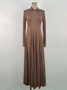 Abito con Colletto a Polo di Design Vietnamita di Alta Gamma, Nuovo Stile Elegante e Aderente per il Lavoro - Product Image 5