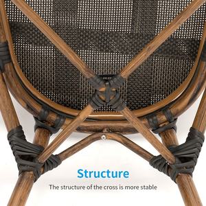 Ensemble table <span class=keywords><strong>et</strong></span> chaises <span class=keywords><strong>de</strong></span> <span class=keywords><strong>jardin</strong></span> d'extérieur avec structure <span class=keywords><strong>en</strong></span> <span class=keywords><strong>aluminium</strong></span> empilable, design portable, plateau <span class=keywords><strong>en</strong></span> verre, mobilier minimaliste - Product Image 4