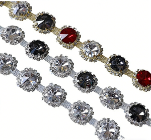 Karanlıkta Parlayan Metal Pençe Şeklinde Elmas Kaplama Şerit Zincir Şeklinde Cam Kristal Taşlı Düğün Ayakkabıları Giyim Şapka Dikiş Aksesuarları - Product Image 1