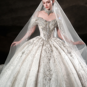 Vestido de Novia Moderno LSHT112 con Hombros Descubiertos, Lentejuelas, Encaje Floral, Apliques de Cristal y Cola de Capilla - Product Image 4