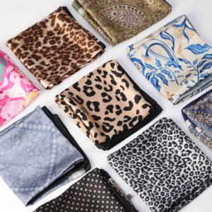 Sciarpe in Seta e Poliestere Satinato con Motivi Floreali e Paisley, Bandane alla Moda <span class=keywords><strong>per</strong></span> <span class=keywords><strong>Capelli</strong></span> e Collo - Product Image 1