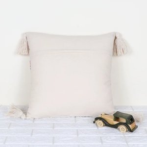 Housse de coussin en coton naturel tissé à la main avec pompons Off-White - Product Image 2