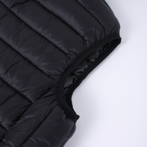 Haut d'automne matelassé sans manches pour trajets urbains, avec capuche longue amovible, fermeture éclair, col montant, enduit, écologique, imperméable, uni - Product Image 6