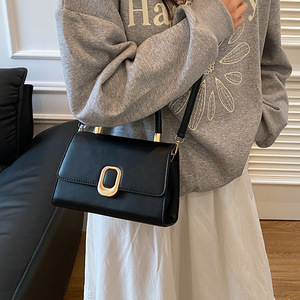 2025แฟชั่นสไตล์ใหม่เทรนด์เรียบง่ายกระเป๋าสะพายไหล่กระเป๋าเอกสารกระเป๋าถือสง่างามกระเป๋าสี่เหลี่ยมขนาดเล็กสำหรับผู้หญิง - Product Image 1