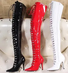 Metallschnallen-Schnürung hohe Absätze Stiefel rot schwarz weiß breites Leder spitze Zeh dünne Absätze Winter lange Stiefel modische Schuhe 45