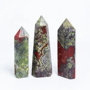 Kristaller şifa taşları ejderha Bloodstone kuvars noktaları manevi değneklerini Feng Shui kulesi meditasyon