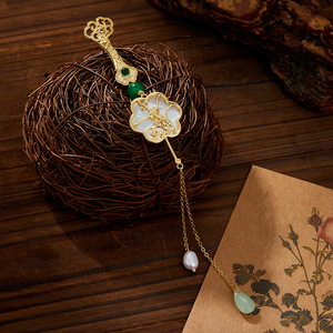 Flower Shape Zinc Alloy Brooch With Green Gem And Tassel Pendant For Hanfu Accessories Gift - Product Image 4