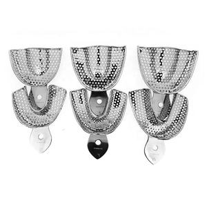 Set di 6 Portaimpronte Riutilizzabili per Impronte Dentali Piccole Medie Grandi Superiori Inferiori Strumenti Manuali per Dentisti in Metallo e Plastica - Product Image 1