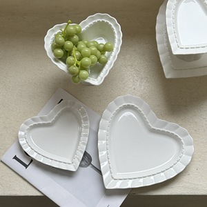 Wholesale Heart-Shape Embossed High-Footed Fruit Bowl Elegant Living Room Ornament Tray for Candy Dessert Dinnerware <b>Sets</b> - Product Image 5